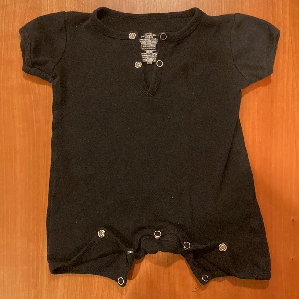 3-6M Black Cotton Shorts and Short Sleeve Suit